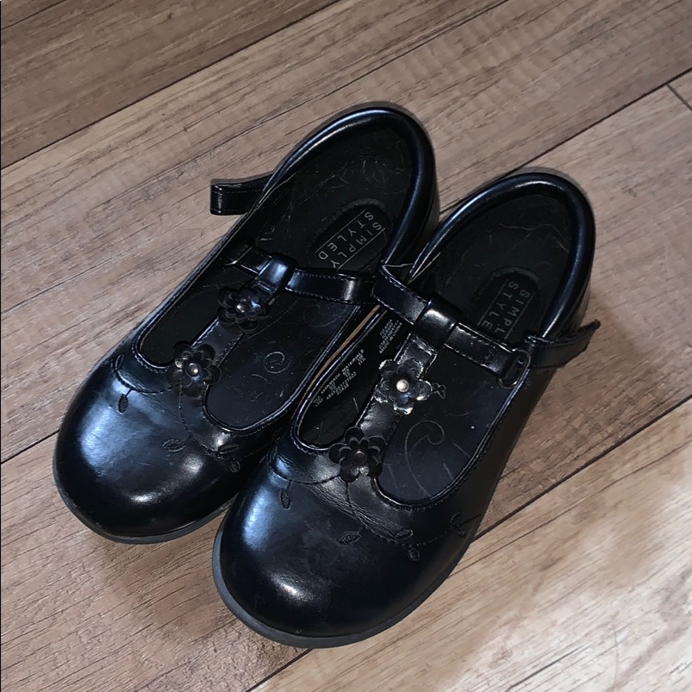 Simply styled black girls party dress shoes sz 12